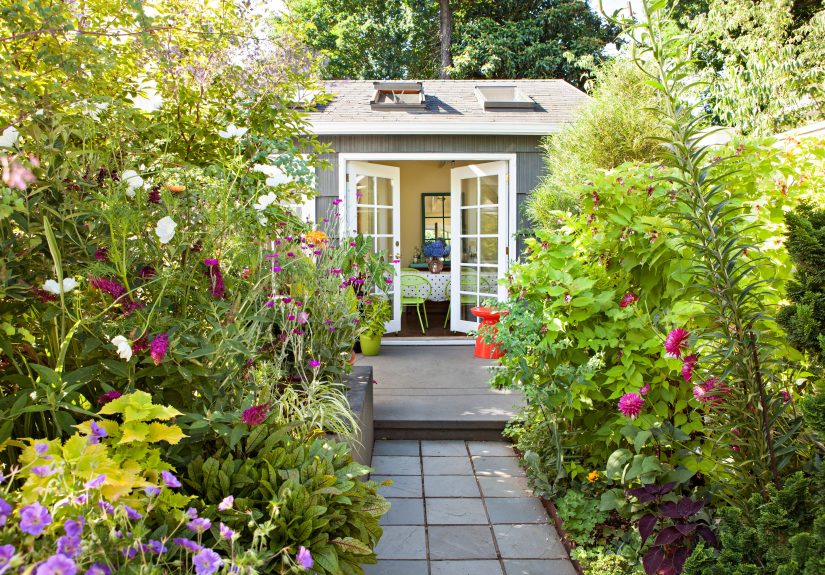 8 Mistakes That Make Your Small Garden Feel Even Smaller