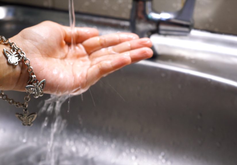 How to Use Toothpaste to Clean Silver Jewelry: 15 Steps