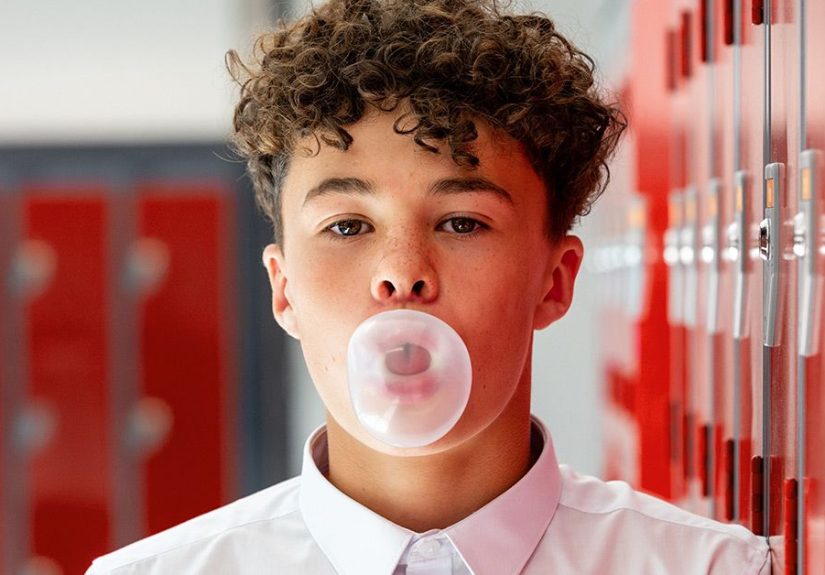 Can Chewing Facial Fitness Gum Help You Get a More Chiseled Jawline?