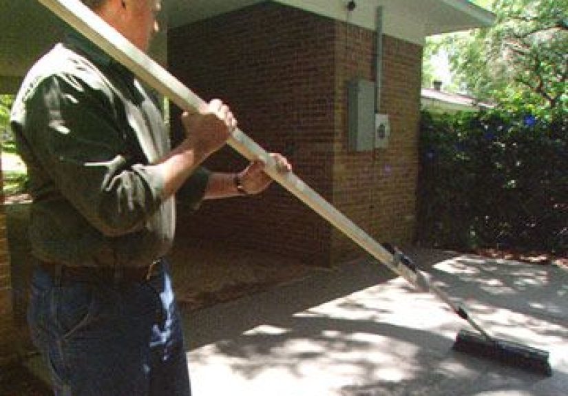 How to Repair Cracks in a Concrete Driveway