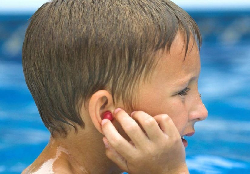 Swimmer's ear: Symptoms, causes, and risk factors