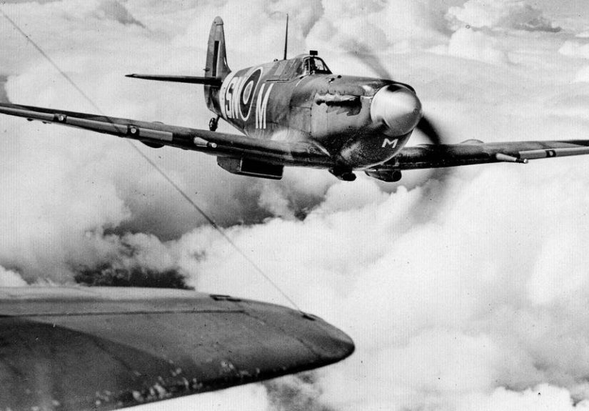 WWII Flight Mechanic Margaret Horton Rode Atop a Plane by Accident