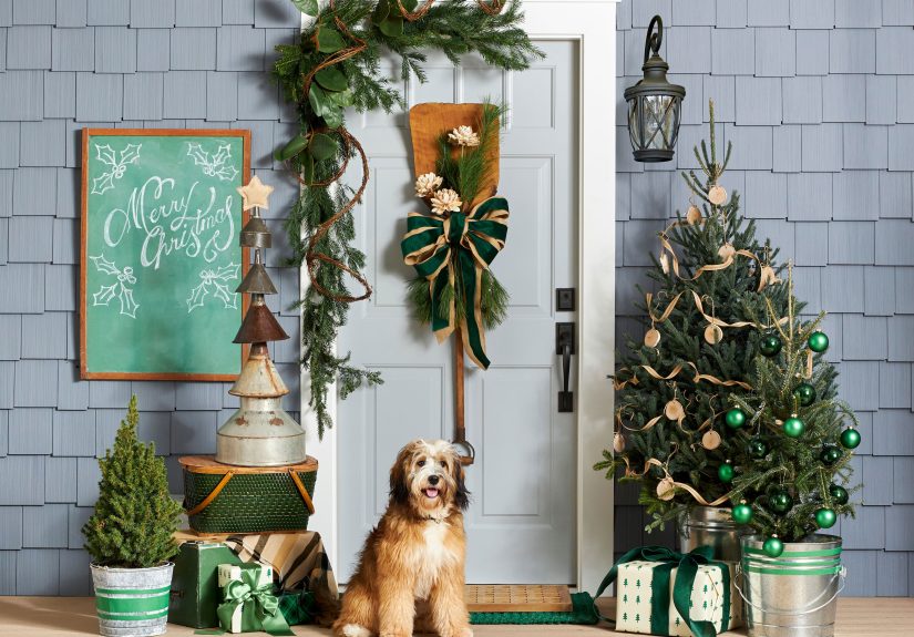13 Christmas Front Porch Ideas to Welcome the Season with Style