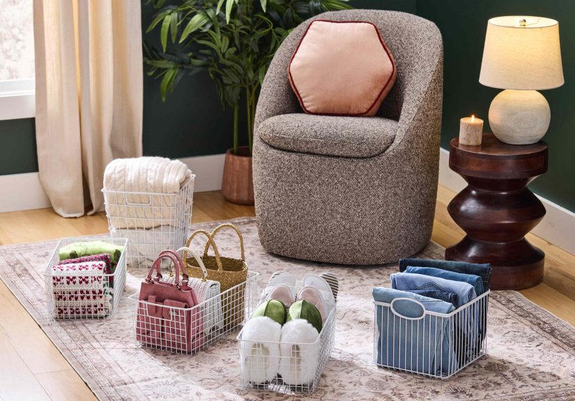 7 Things Minimalists Never Keep Around During the Holidays, According to Organizing Pros