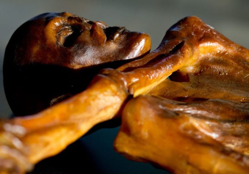 An Alpine Mummy’s Mysterious Tattoos Have Upended Archaeological Theories