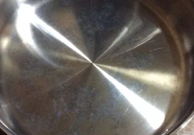 How to Clean Stainless Steel Pans Properly
