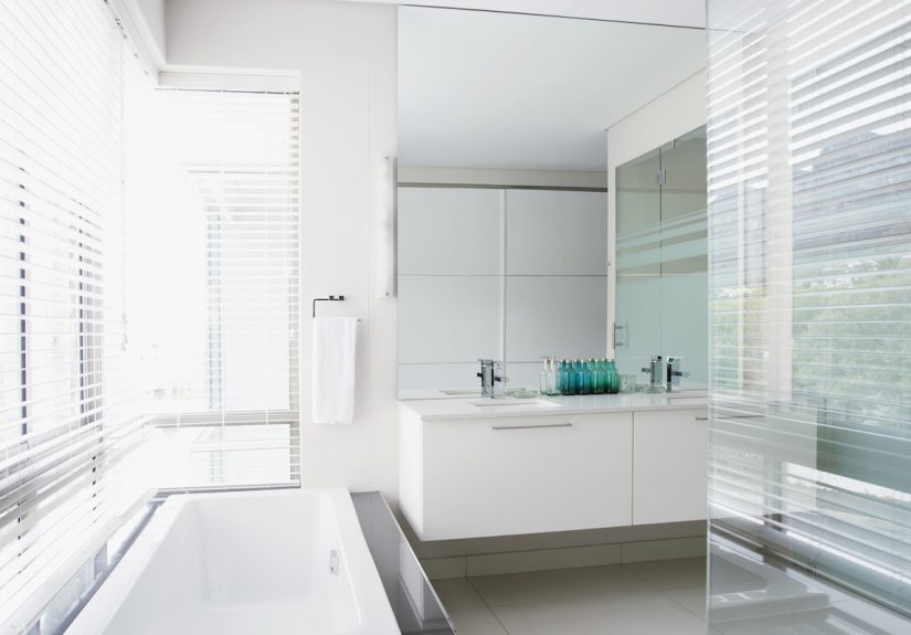 How to Remove a Wall Mirror