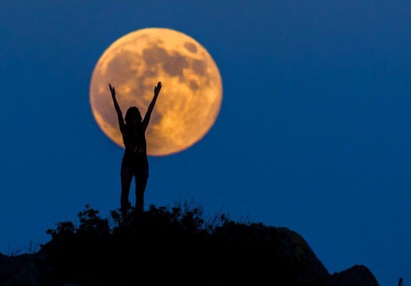 Moon Gazing: What It Is, How to Do It, and Potential Benefits