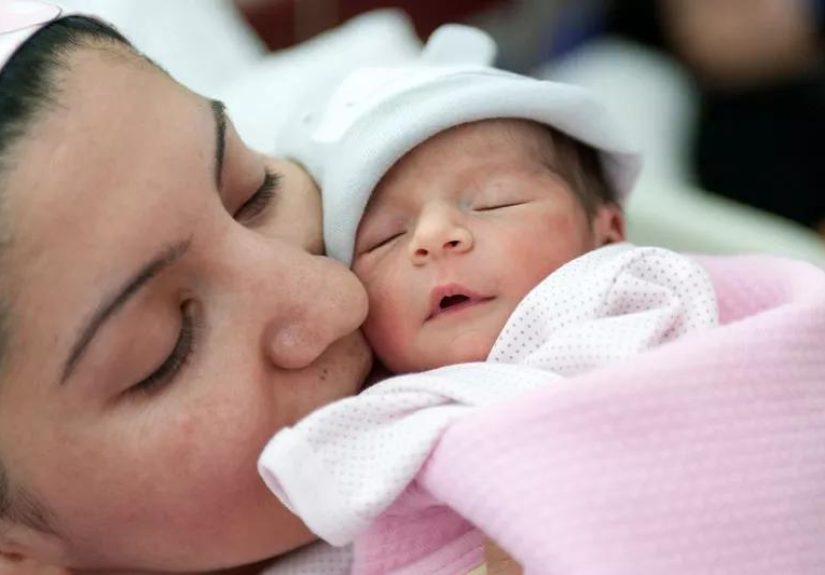 Should You Make Water Labor Part of Your Birth Plan?