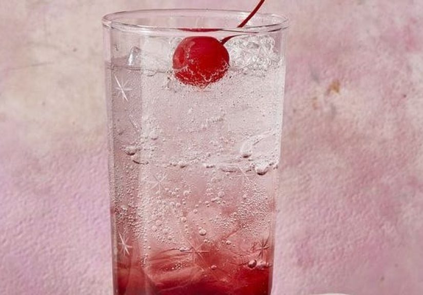 23 Romantic Valentine's Day Cocktail Recipes for 2025