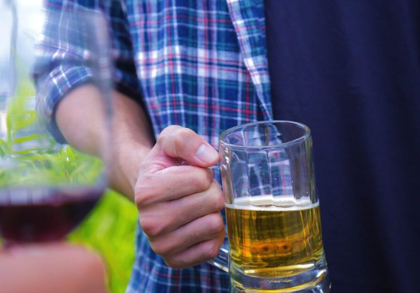 Alcohol Bloating: Face, Stomach, Weight Gain, and How to Get Rid of It