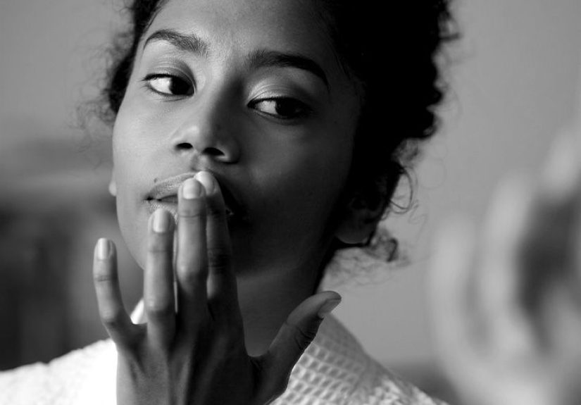 Bump on lip: Causes, treatment, and when to see a doctor