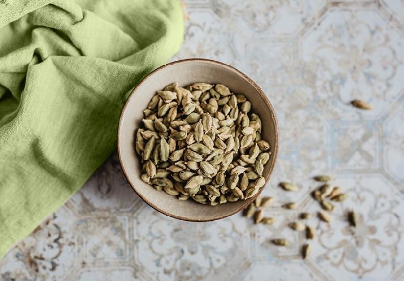 Cardamom: 7 Health Benefits, Dosage, and Side Effects