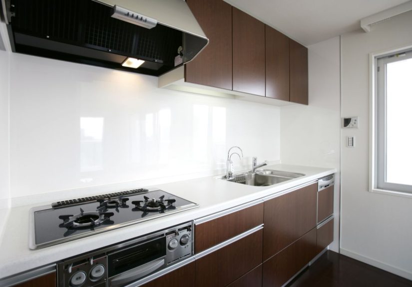 Glass Sheet Kitchen Backsplashes