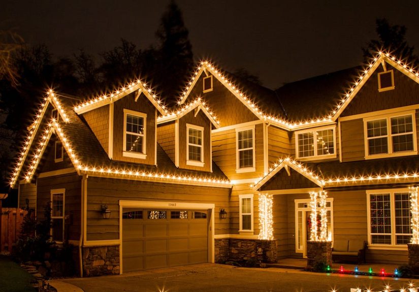 How To Hang Christmas Lights - Hanging Christmas Lights Outside