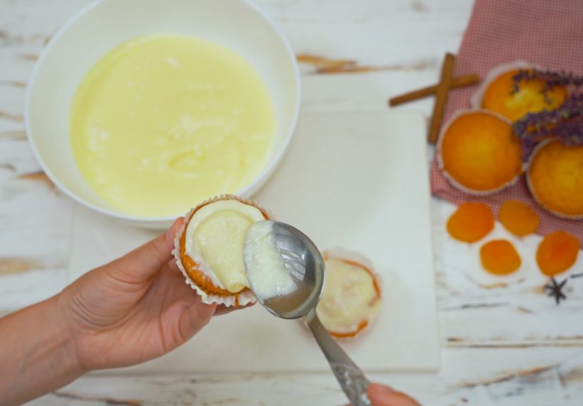 How to Thicken Cream Cheese Frosting: 9 Steps