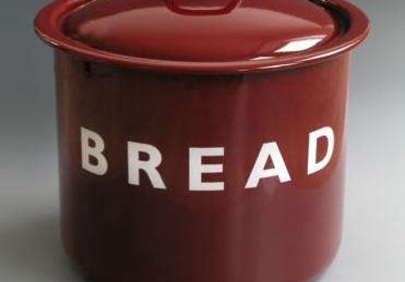 Kitchen: Labour & Wait Bread Bin