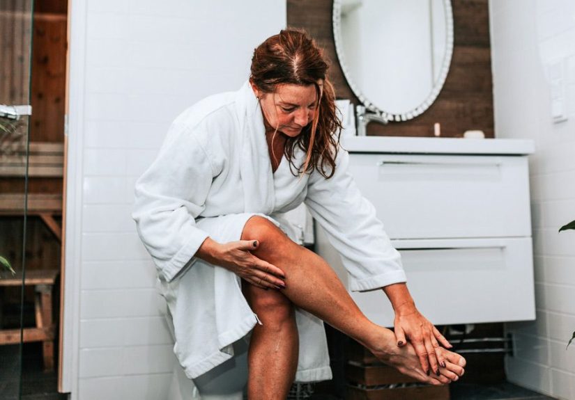 Toenail Discoloration: 6 Potential Causes and How to Treat Them