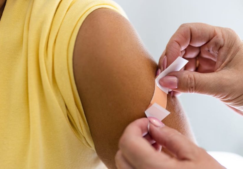 What Are the Side Effects of the 2023 COVID Vaccine? Experts Weigh In