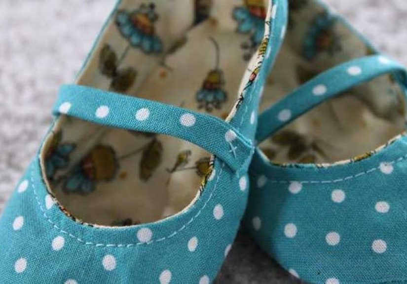 DIY Handmade Fabric Baby Shoes