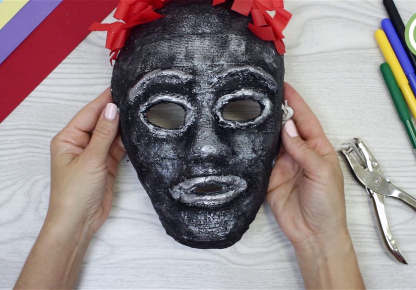 How to Make Greek Theatre Masks (with Photos & Videos)