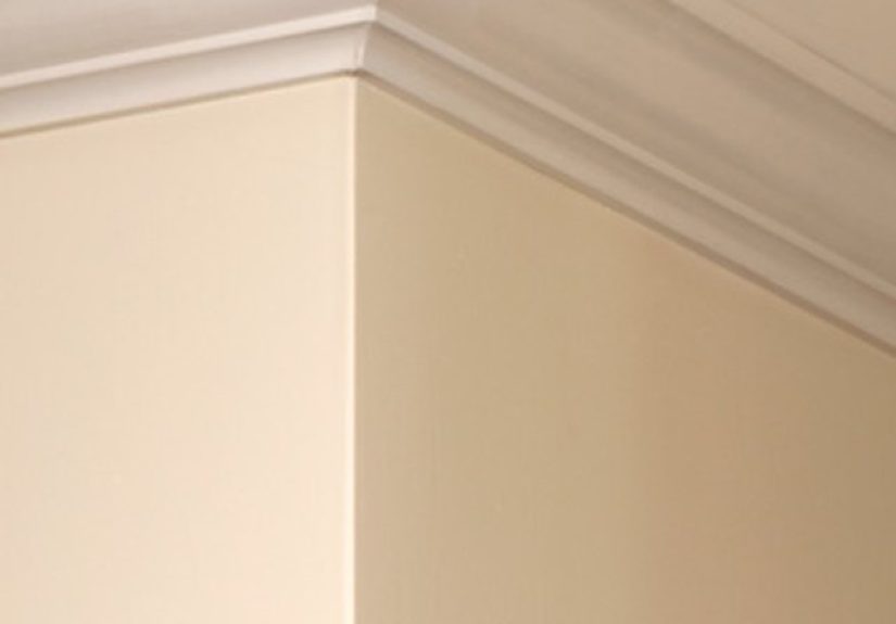 How to Put Up Crown Molding on an Uneven Ceiling