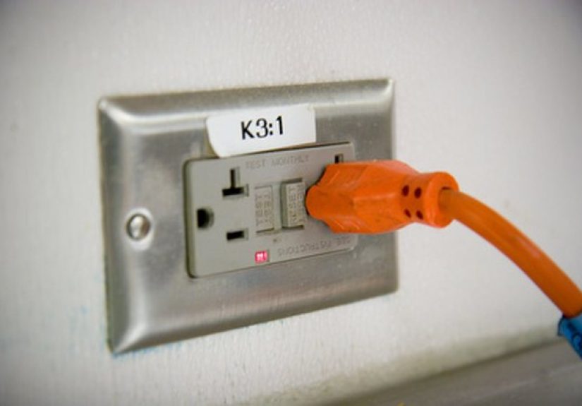 How to Wire a 250 Volt Plug